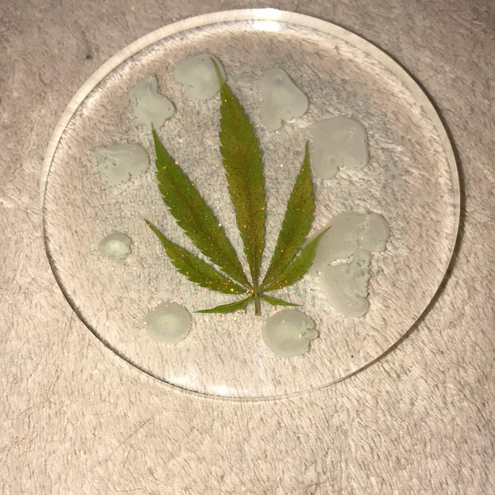 Custom epoxy coaster with glow in the dark paint ✨ and my favorite leaf